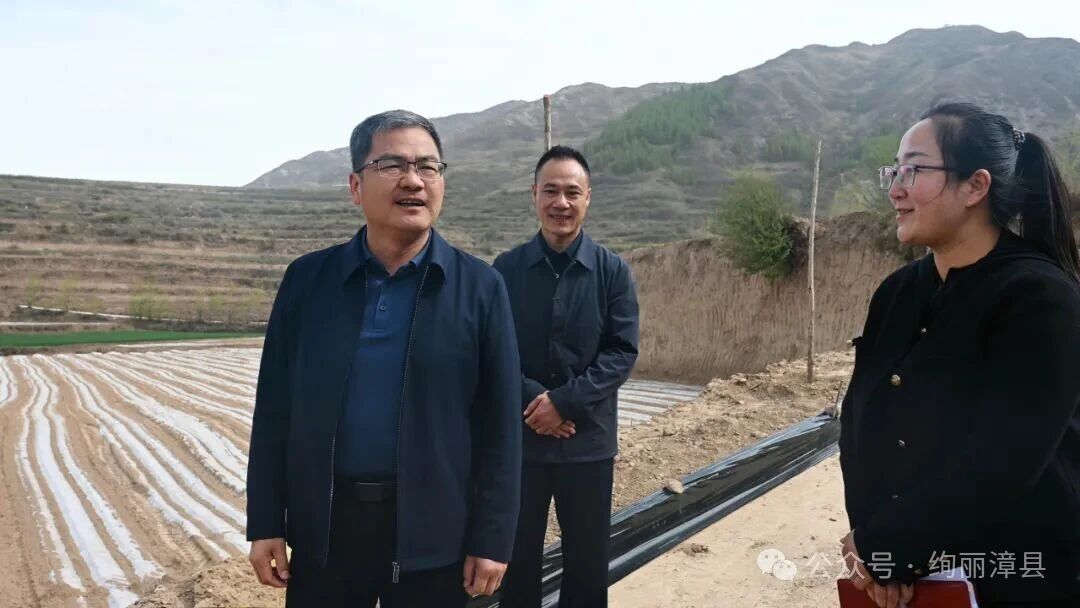 ����ΰ���ж���Ⱥ�����߲���֮��͸������⼯�����ι���